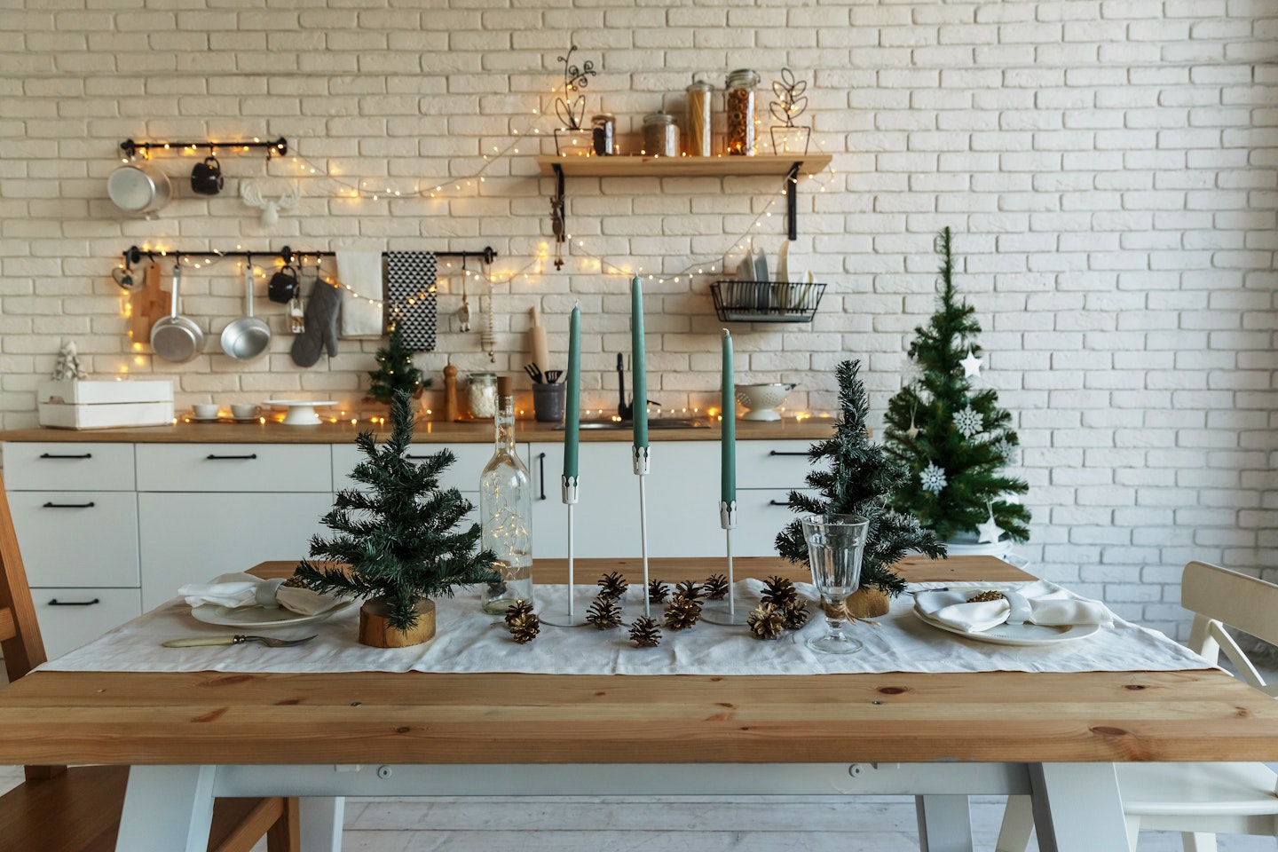 4 Easy & Affordable DIY Holiday Decoration Ideas