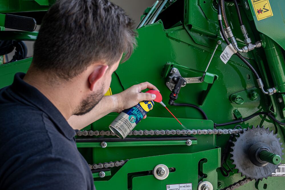 WD-40 Specialist® Solves CNC Machine Downtime Problem, Resulting in Estimated Annual Savings of Over $100,000