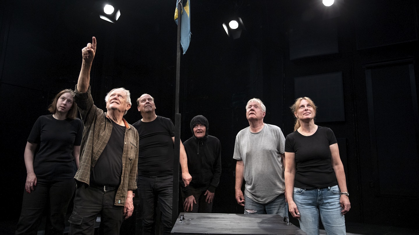 Föreställningsfoto från "Flotten". Foto: Lina Ikse Föreställningsfoto från "Flotten". Foto: Lina Ikse