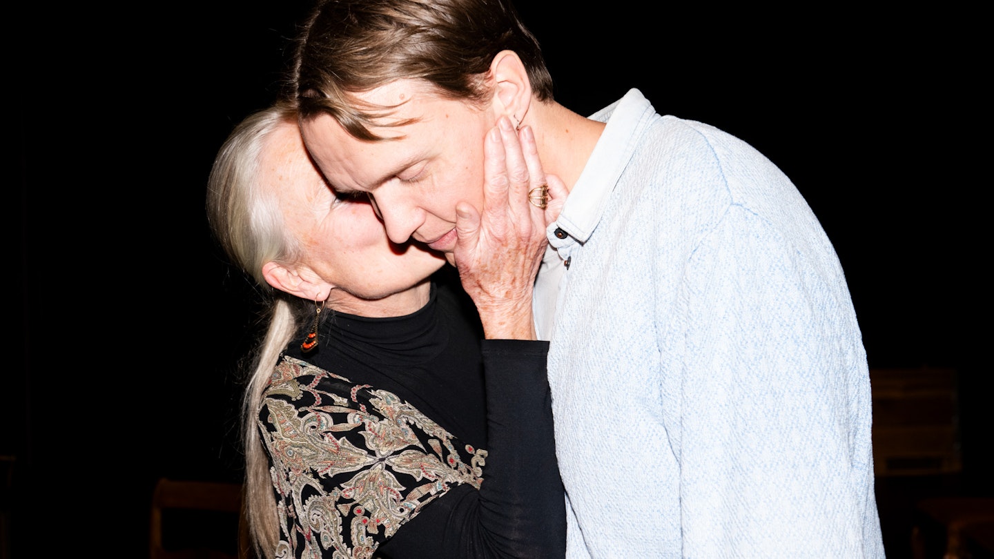 Maria Hedborg och Ludvig Stynsberg. Repetitionsfoto från Bobby Fischer. Foto: Ellika Henrikson Maria Hedborg och Ludvig Stynsberg. Repetitionsfoto från Bobby Fischer. Foto: Ellika Henrikson