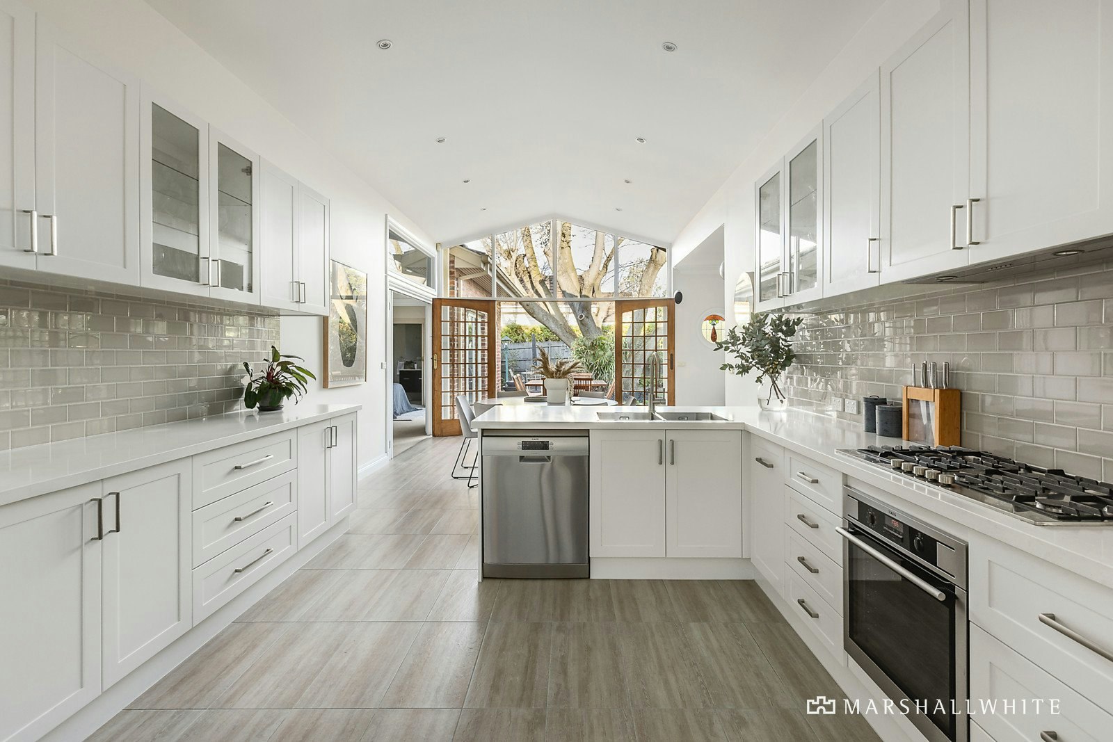 1 Chaleyer Street, Glen Iris, VIC