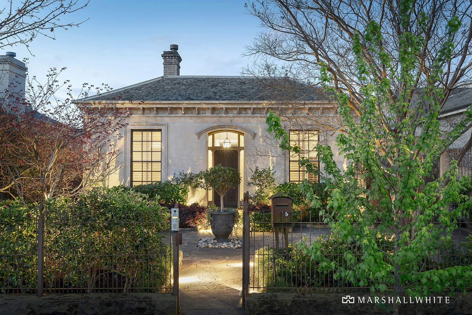 5 Elm Grove, Armadale, VIC