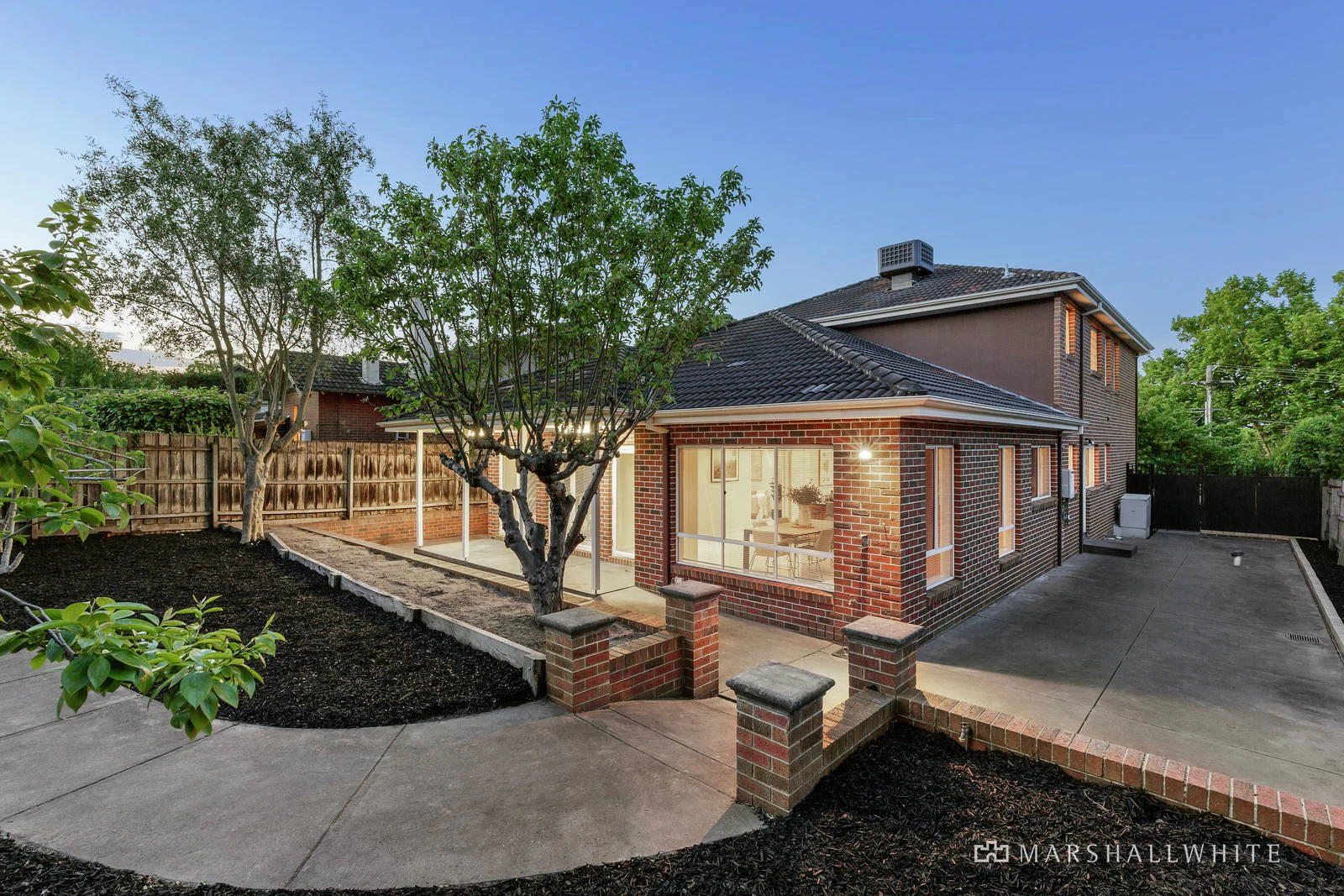 8 Martin Crescent, Glen Iris, VIC