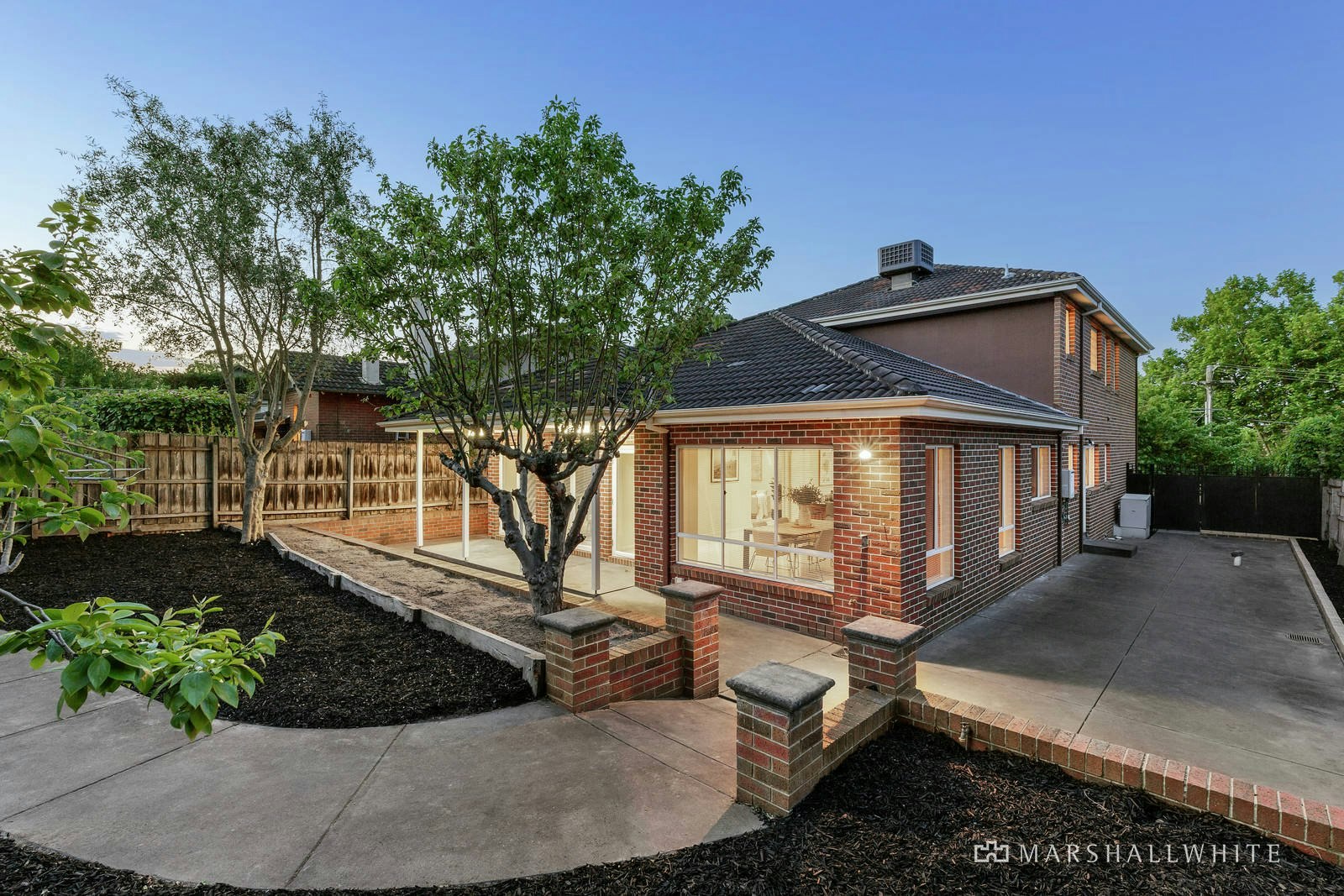 8 Martin Crescent, Glen Iris, VIC