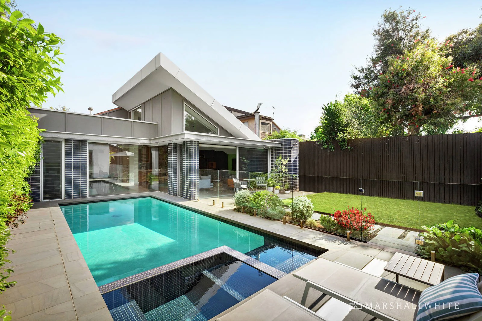 42 Trevelyan Street, Elsternwick, VIC