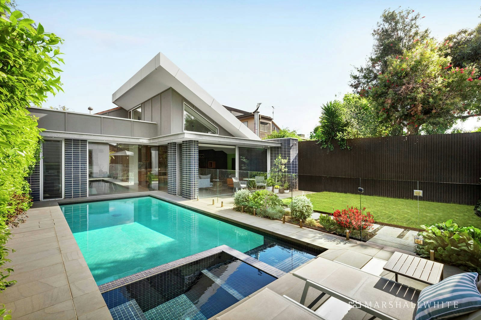 42 Trevelyan Street, Elsternwick, VIC