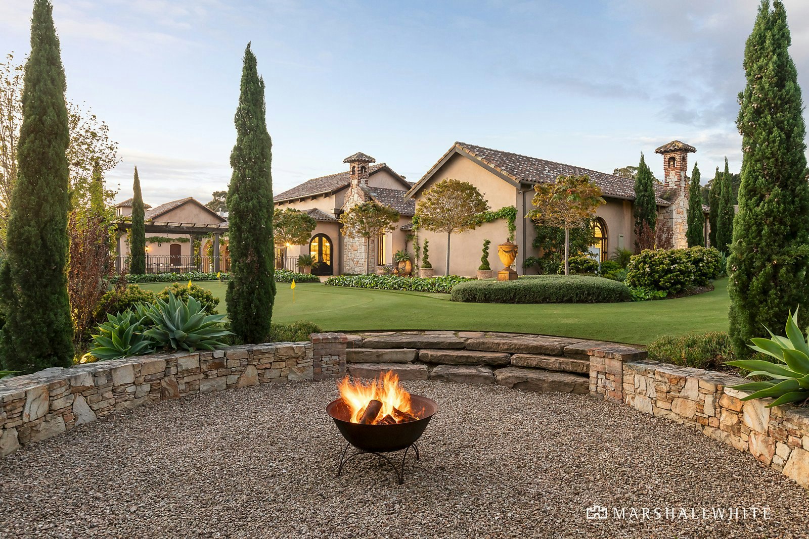 1-2 Adare Court, Berwick, VIC