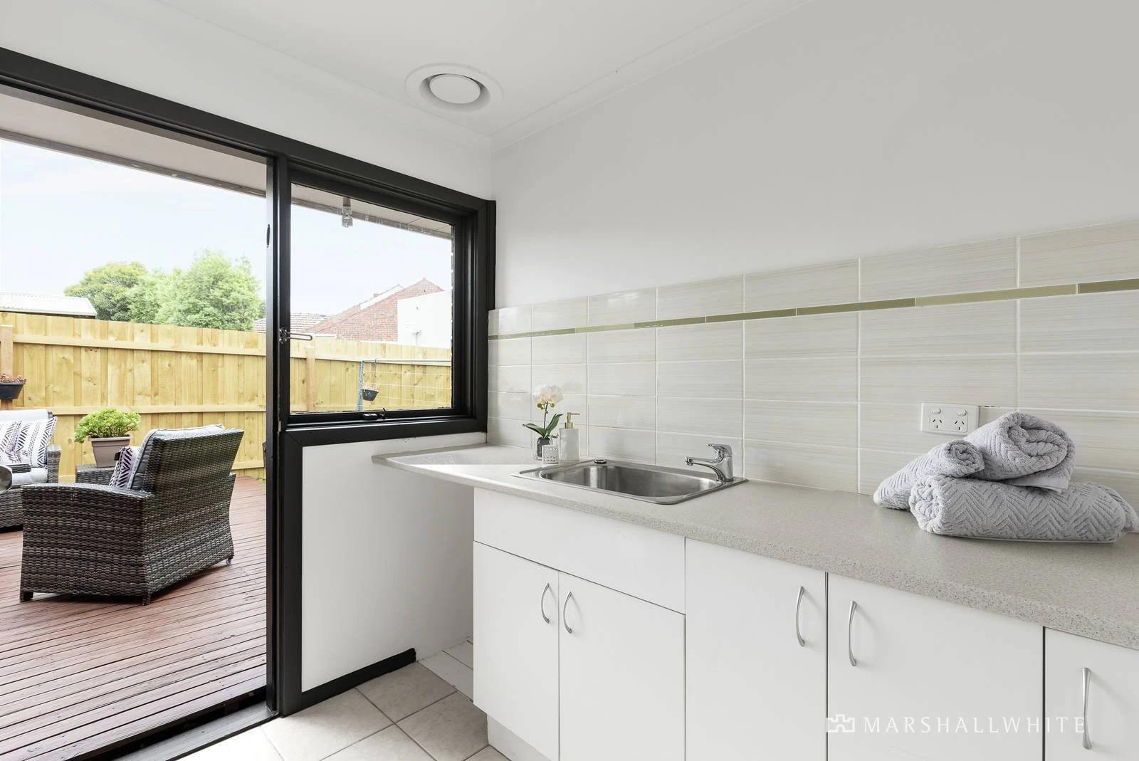 3/587 High Street Road, Mount Waverley, VIC