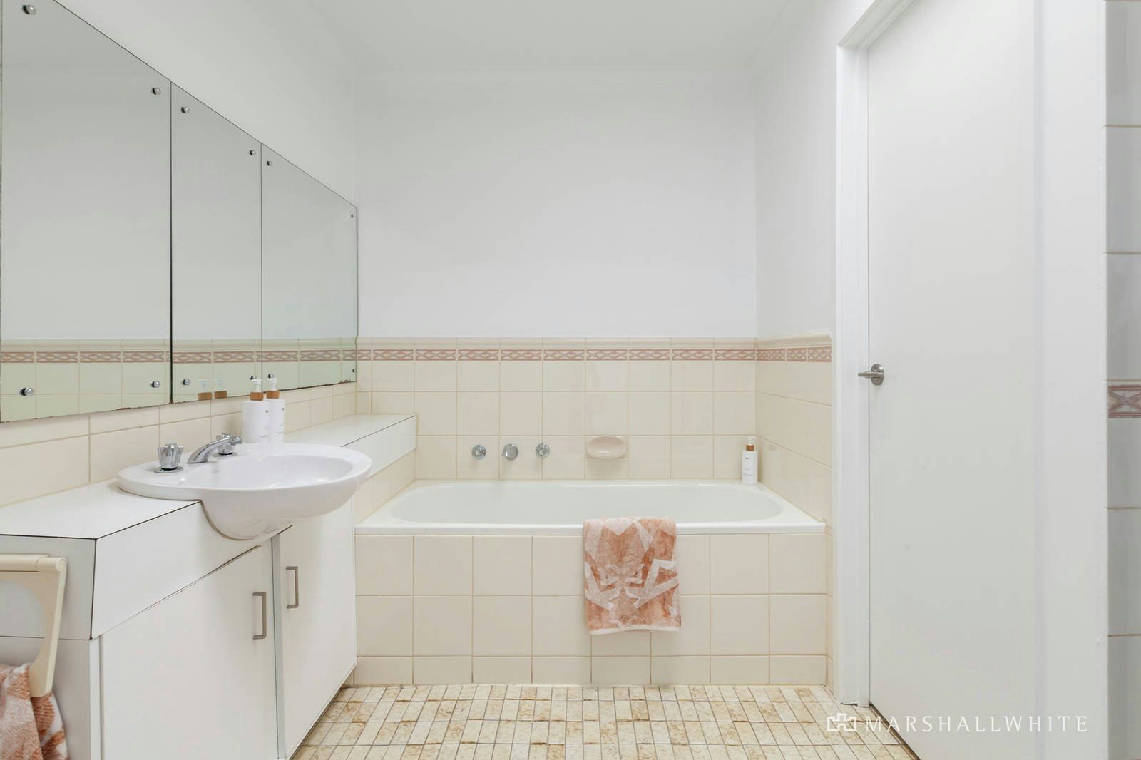 6/60 Peel Street, Kew, VIC