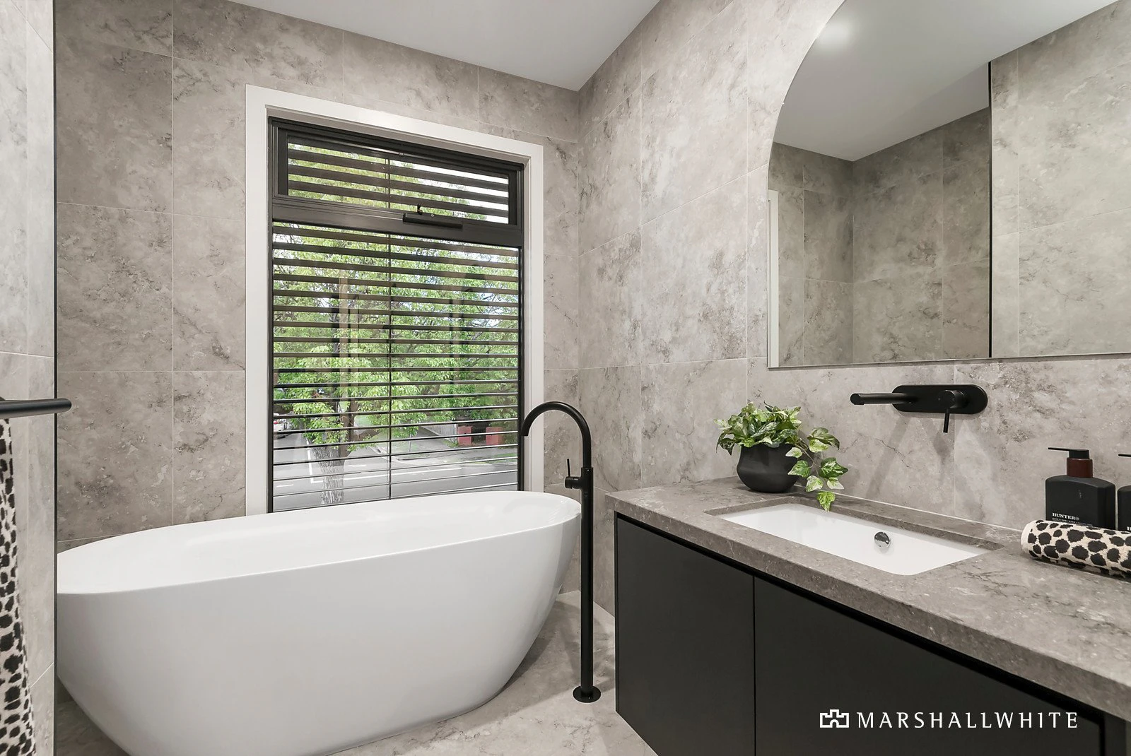 33 Dent Street, Glen Iris, VIC