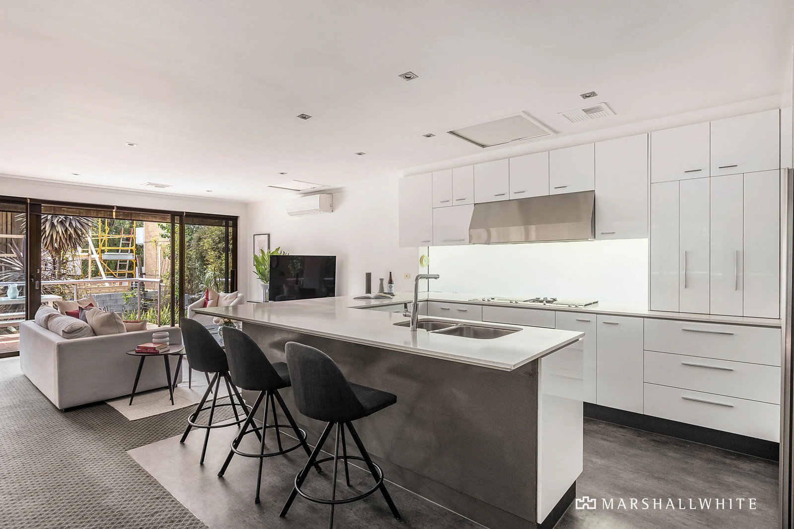8 Duffryn Place, Toorak, VIC