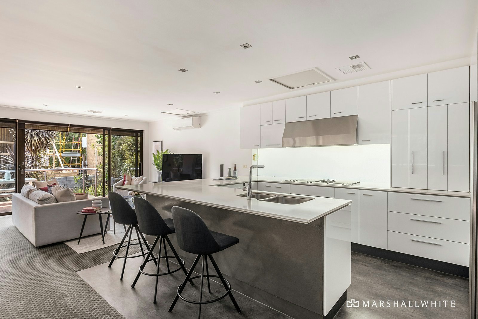 8 Duffryn Place, Toorak, VIC