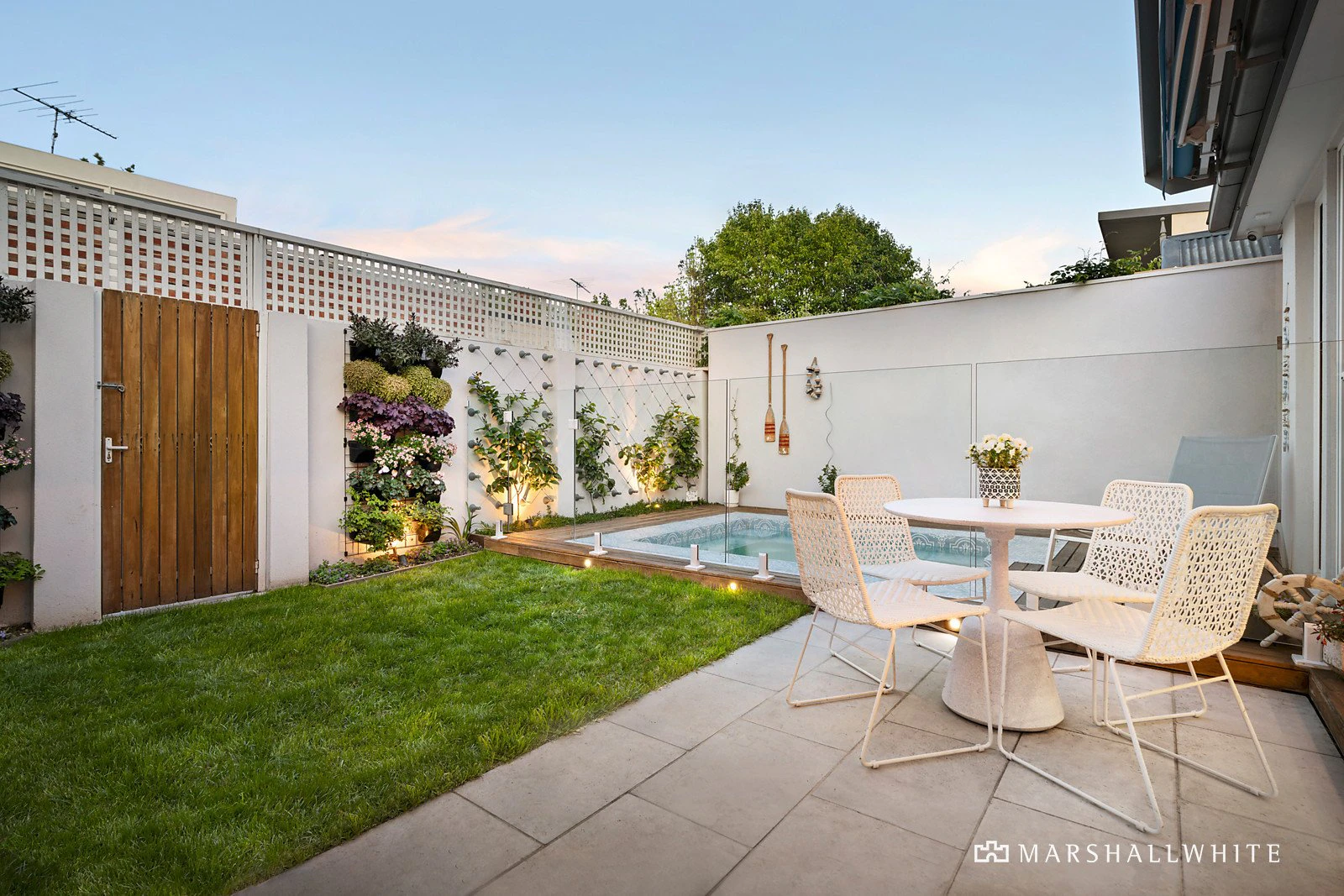 47 Dinsdale Street, Albert Park, VIC