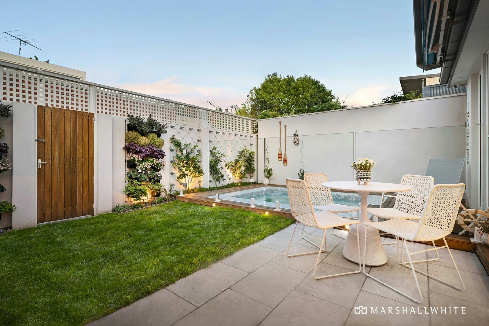 47 Dinsdale Street, Albert Park, VIC