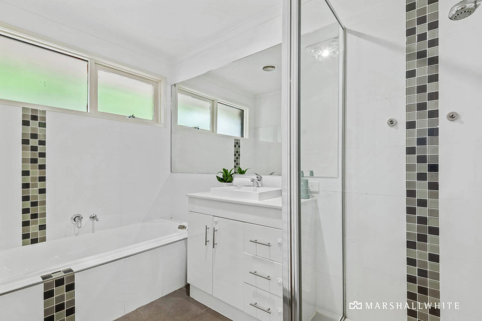 52 Oakbank Road, Mornington, VIC