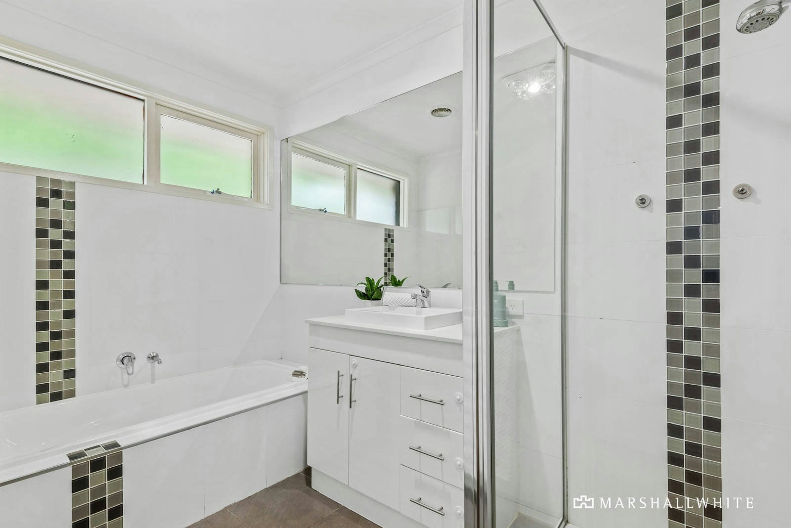 52 Oakbank Road, Mornington, VIC