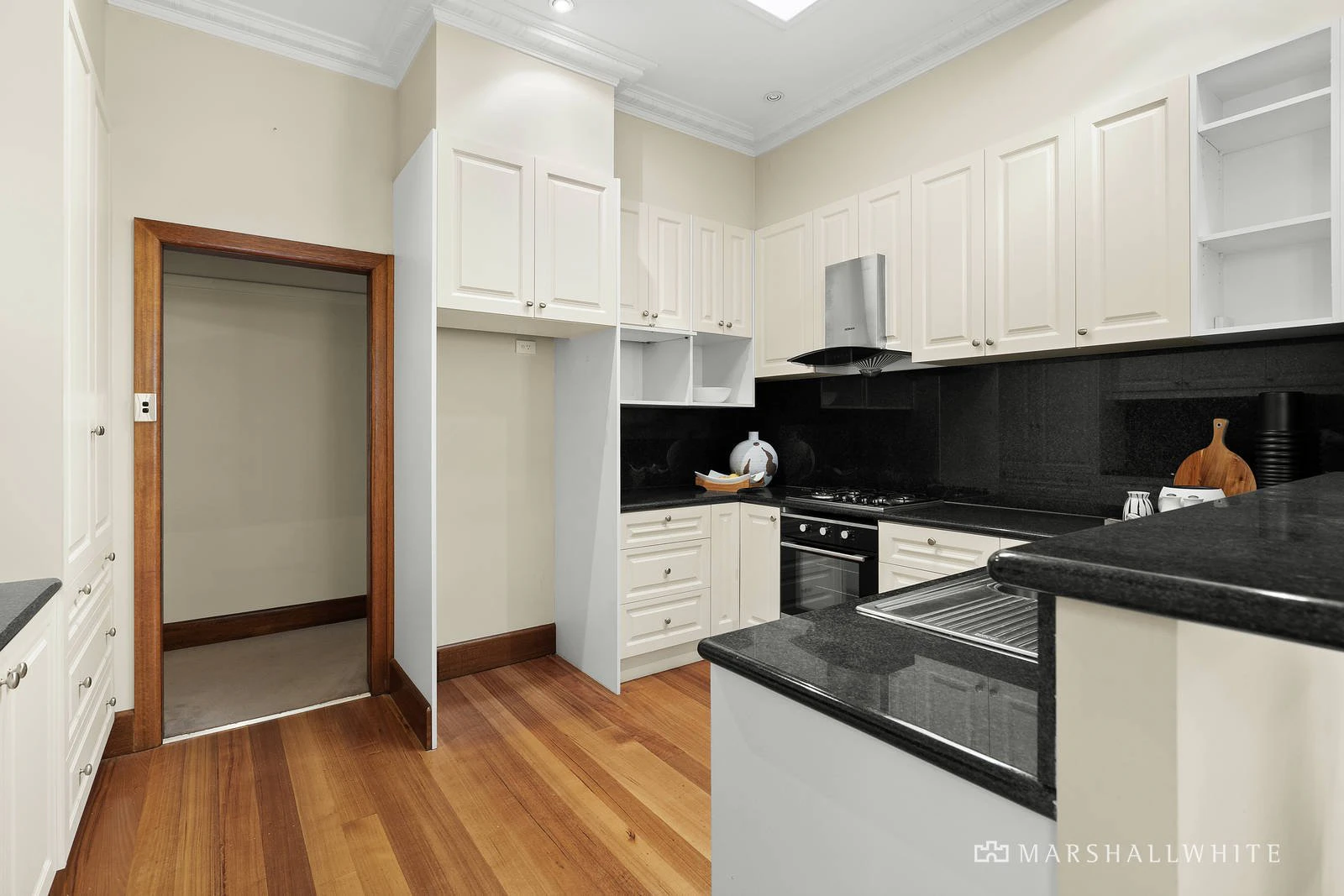 13 Thackray Street, Balwyn North, 3104