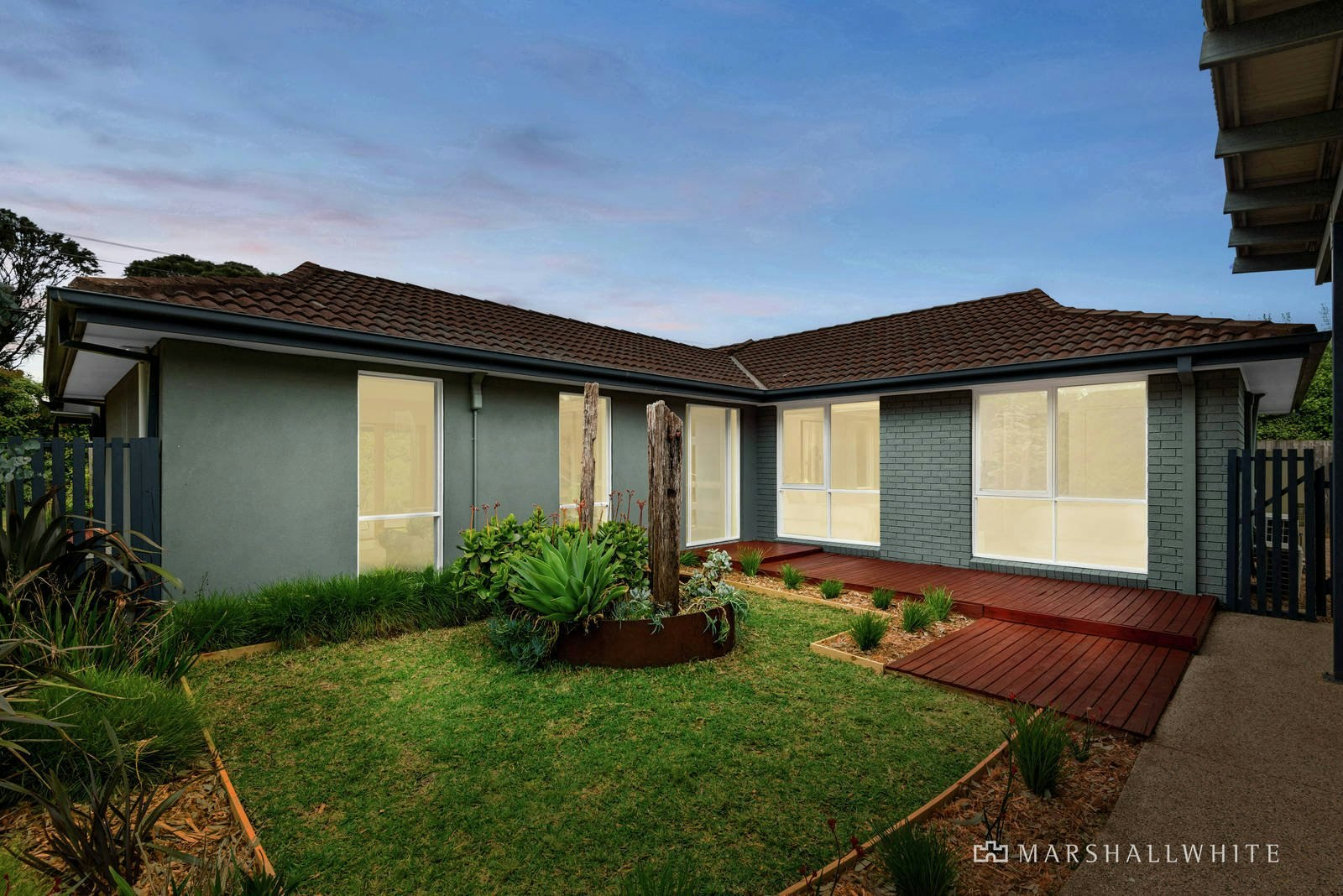 52 Oakbank Road, Mornington, VIC