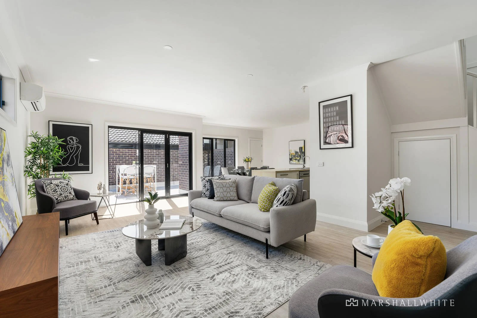 2/106 Warrigal Road, Camberwell, VIC