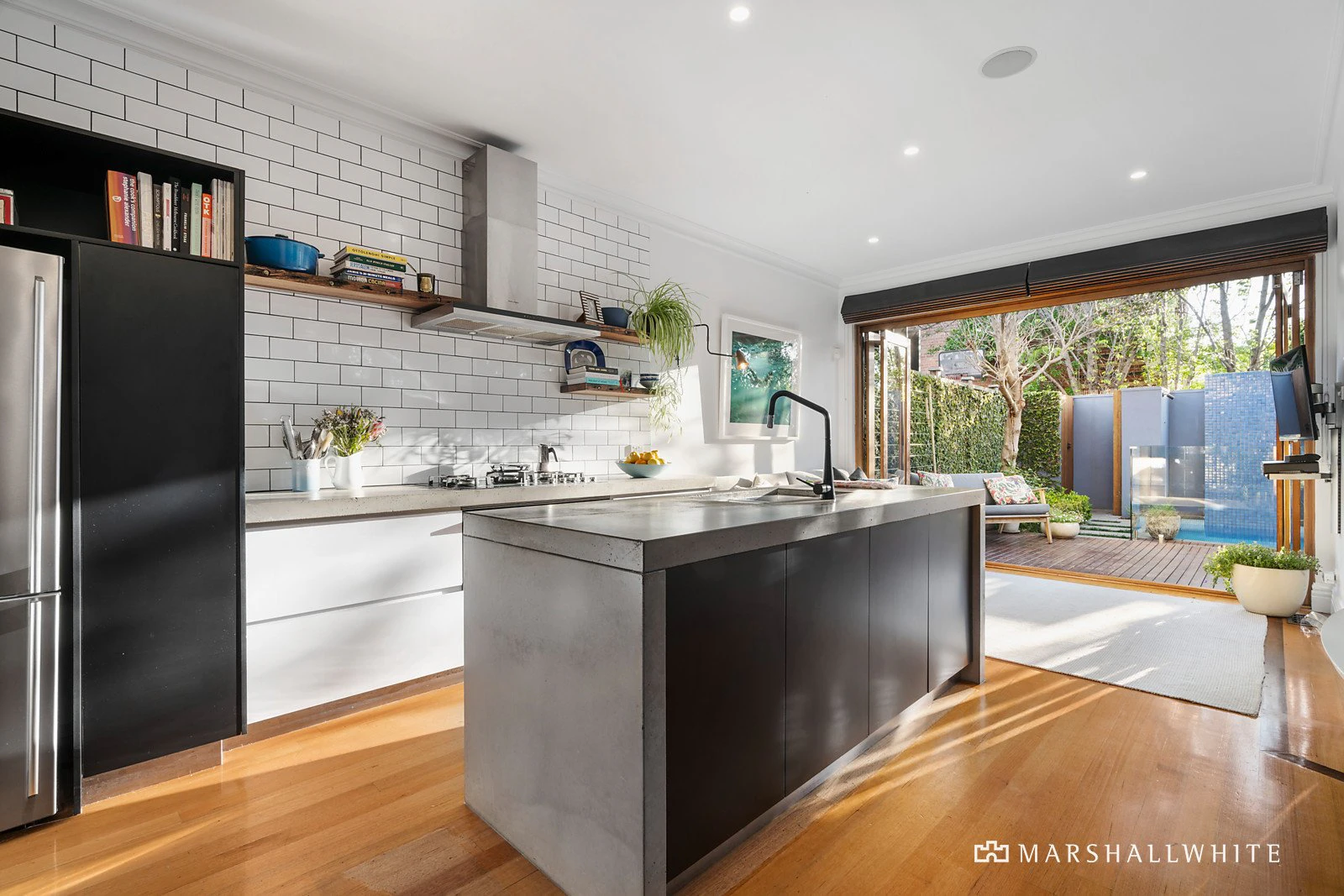 2 Canterbury Road, Albert Park, VIC