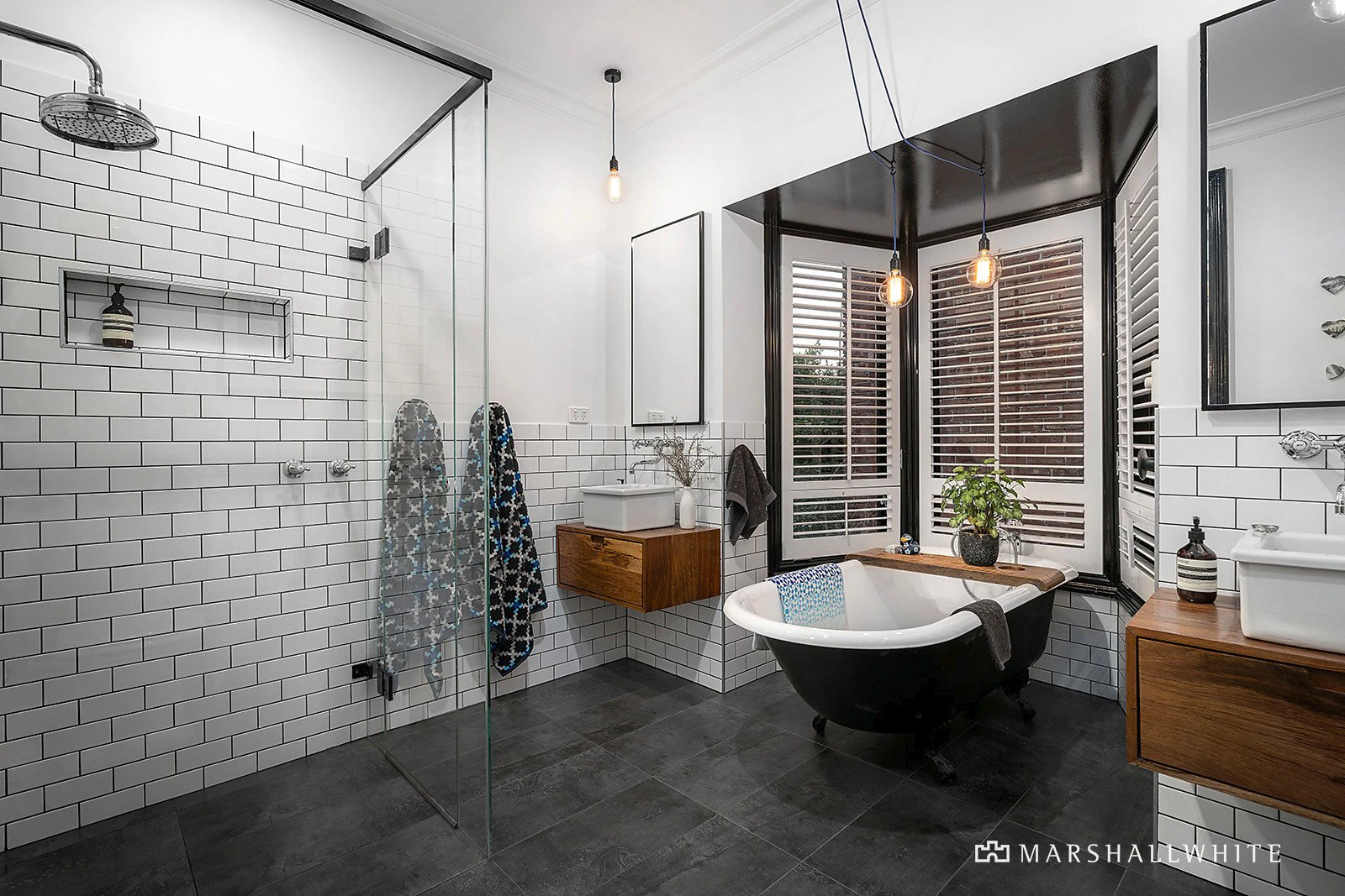 2 Canterbury Road, Albert Park, VIC