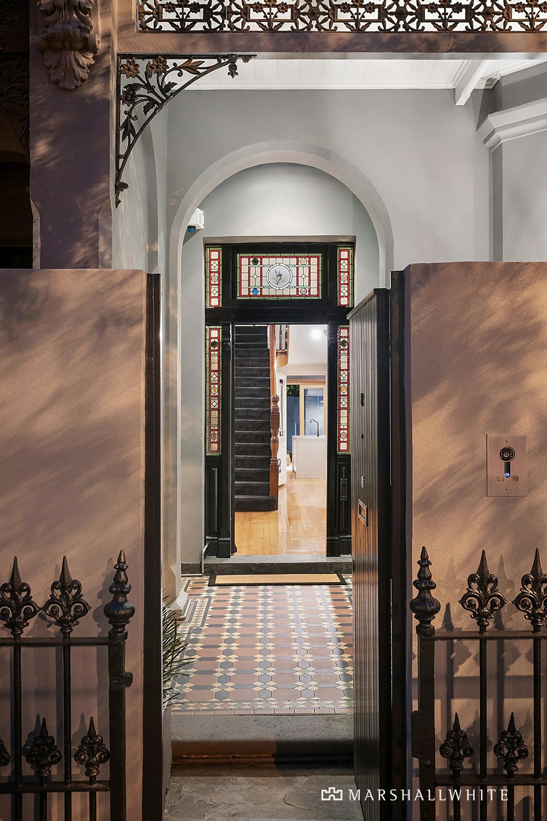 2 Canterbury Road, Albert Park, VIC