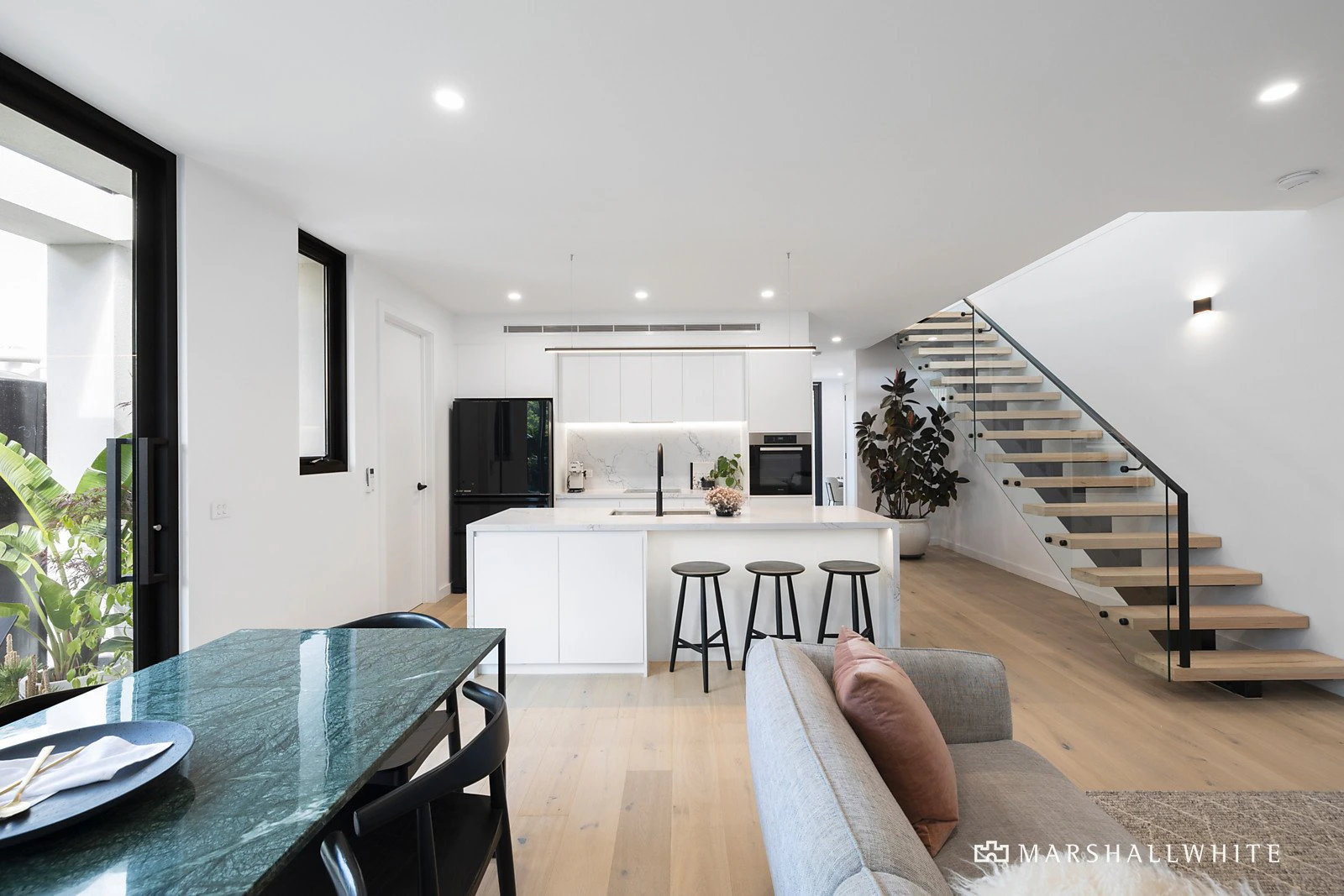 1B Stradbroke Avenue, Brighton East, VIC