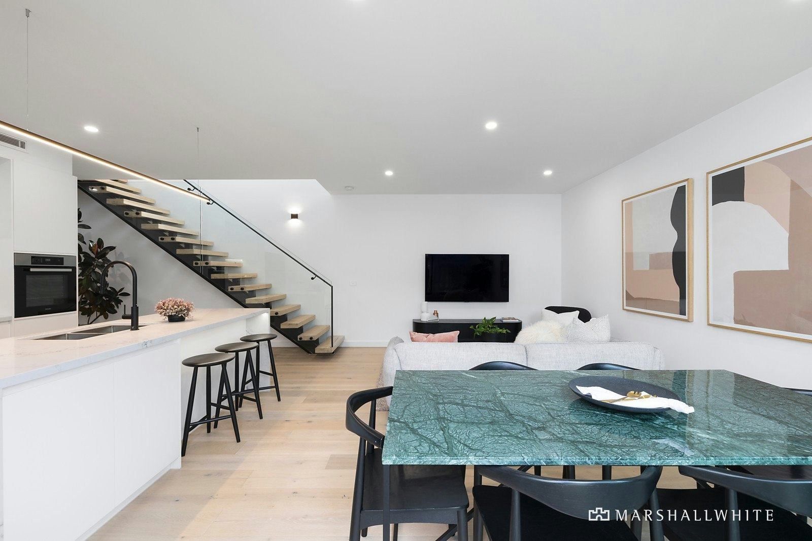 1B Stradbroke Avenue, Brighton East, VIC