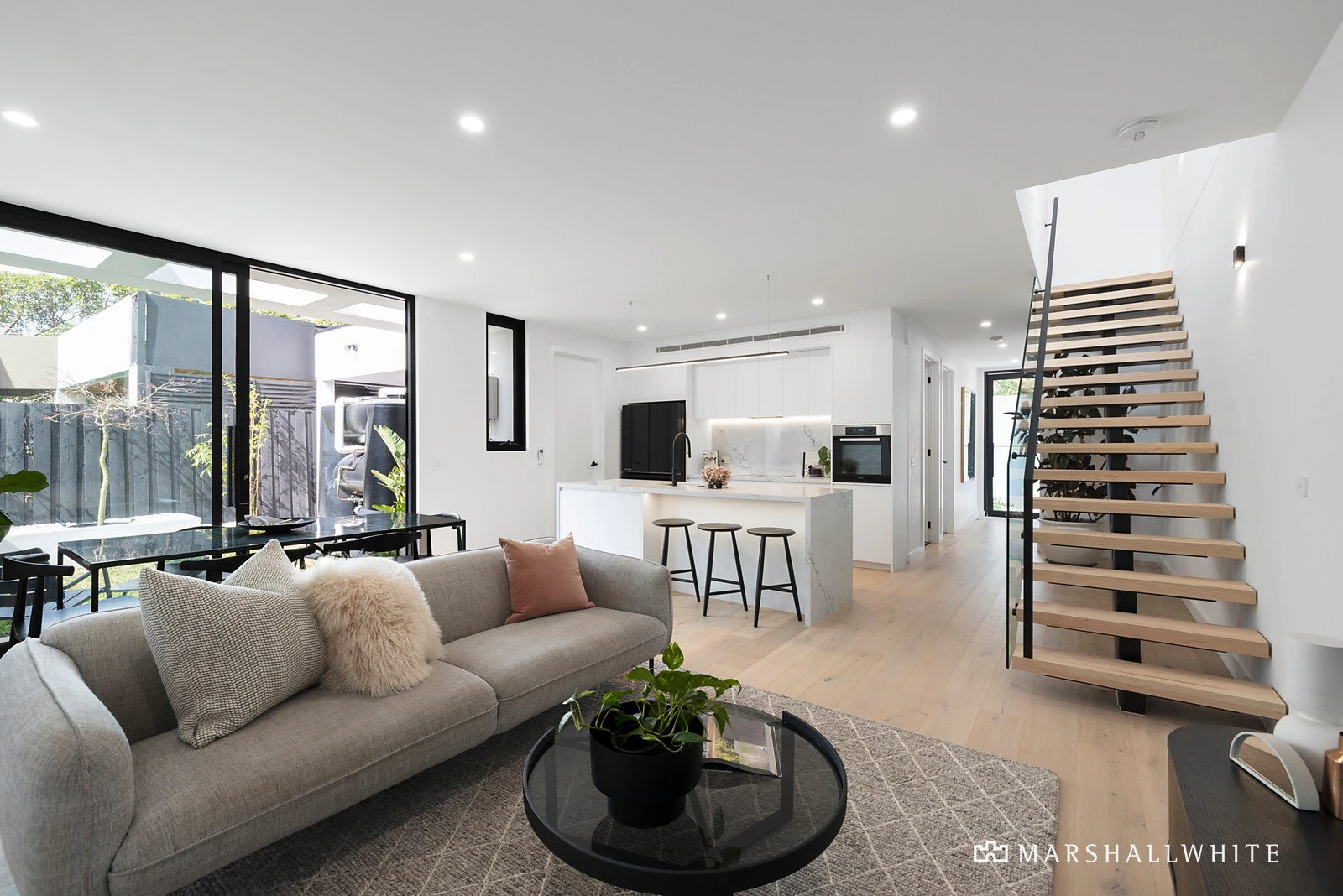 1B Stradbroke Avenue, Brighton East, VIC