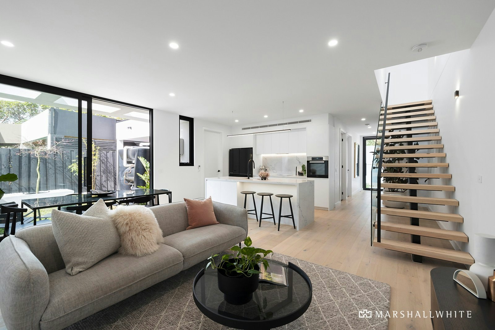 1B Stradbroke Avenue, Brighton East, VIC