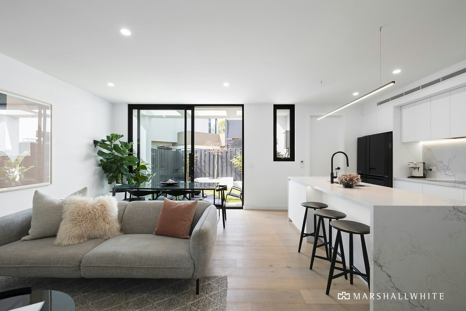 1B Stradbroke Avenue, Brighton East, VIC