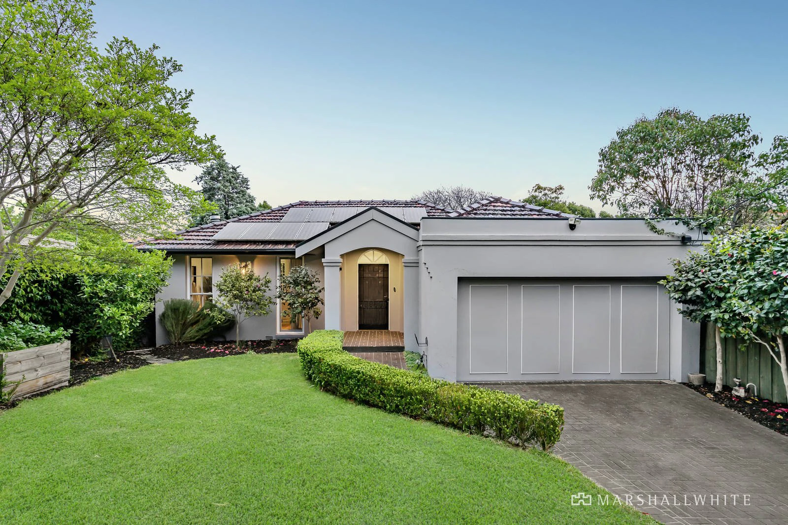 16 Chaucer Crescent, Canterbury, VIC