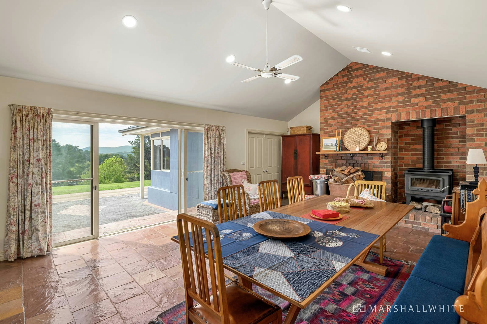 268 Warburton Highway, Wandin North, VIC