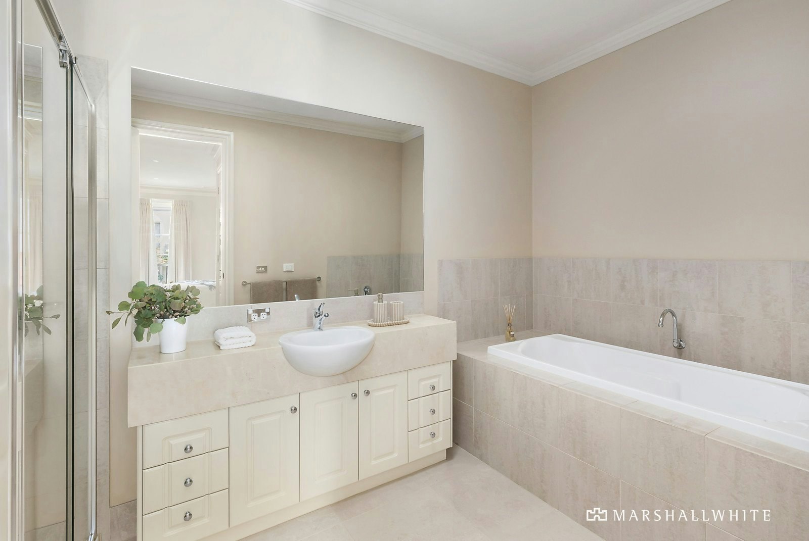 5 Mont Close, Doncaster East, VIC