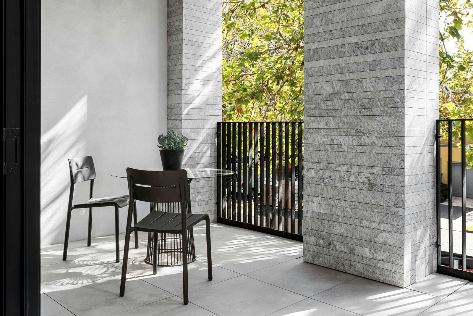 Ten To Twelve Lindsay