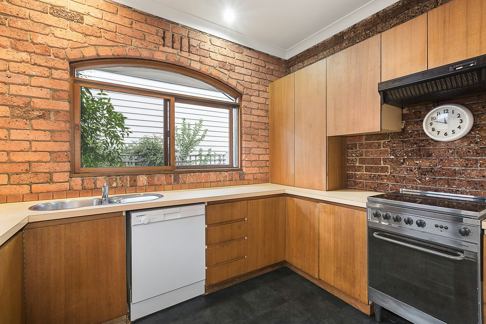 37 Eastbourne Street, Windsor, VIC