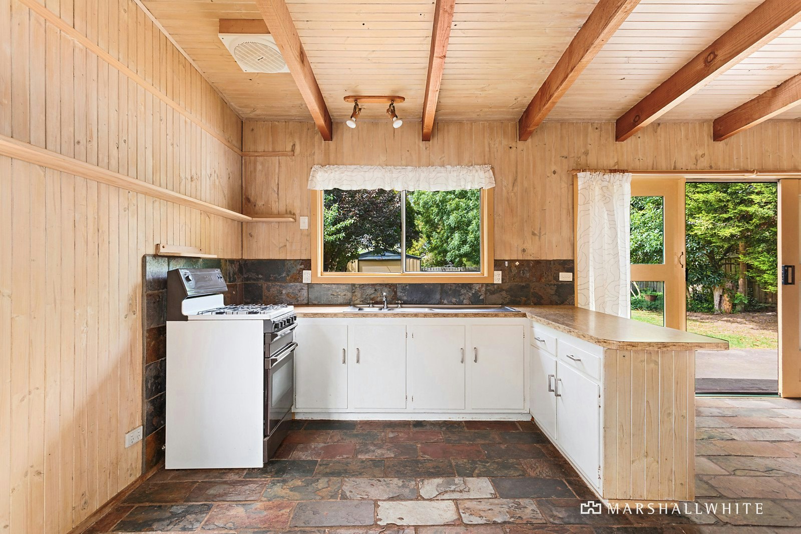 13 York Street, Mornington, VIC