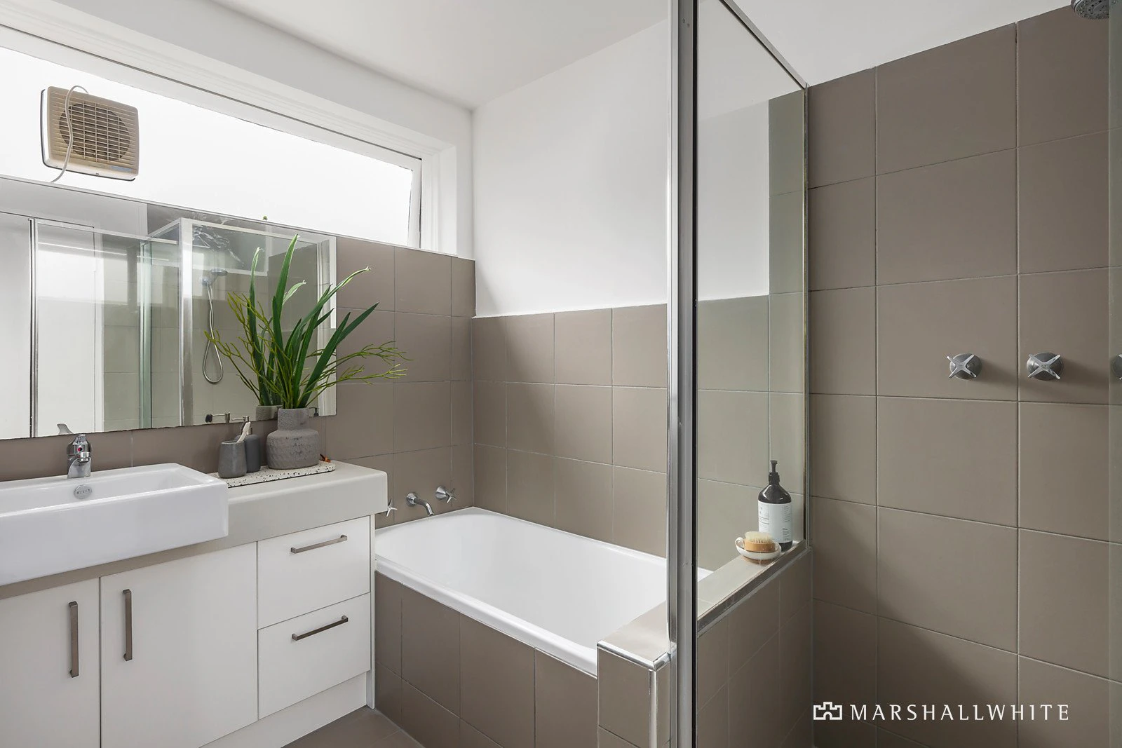 3/11 Crotonhurst Avenue, Caulfield North, VIC