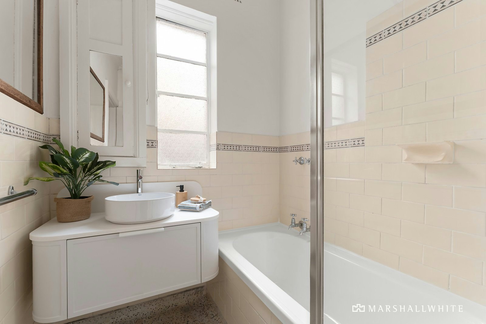 2/74 Mitford Street, Elwood, VIC