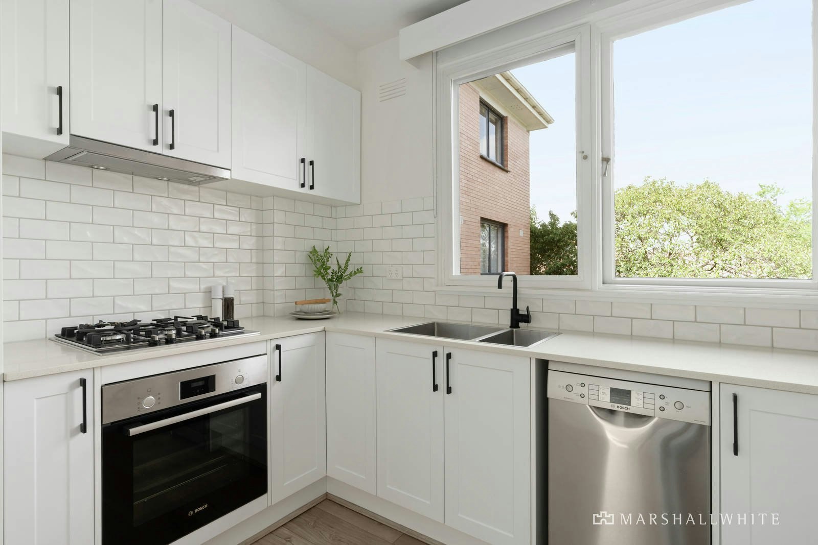 6/4 Glyndebourne Avenue, Toorak, VIC