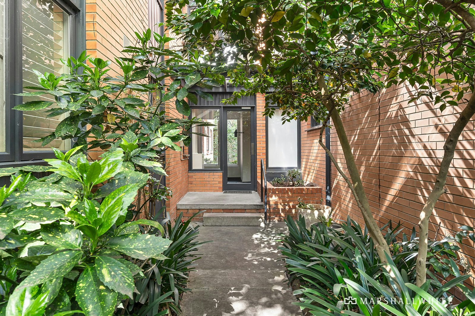 6/4 Glyndebourne Avenue, Toorak, VIC