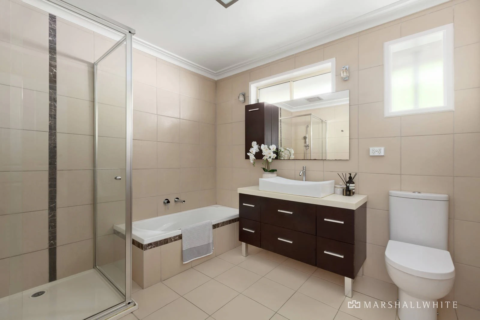 30 Benwerrin Drive, Burwood East, VIC