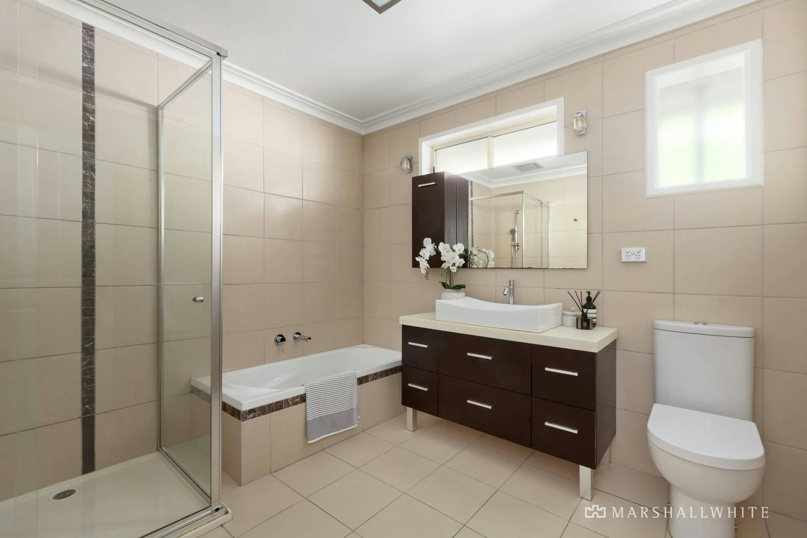 30 Benwerrin Drive, Burwood East, VIC