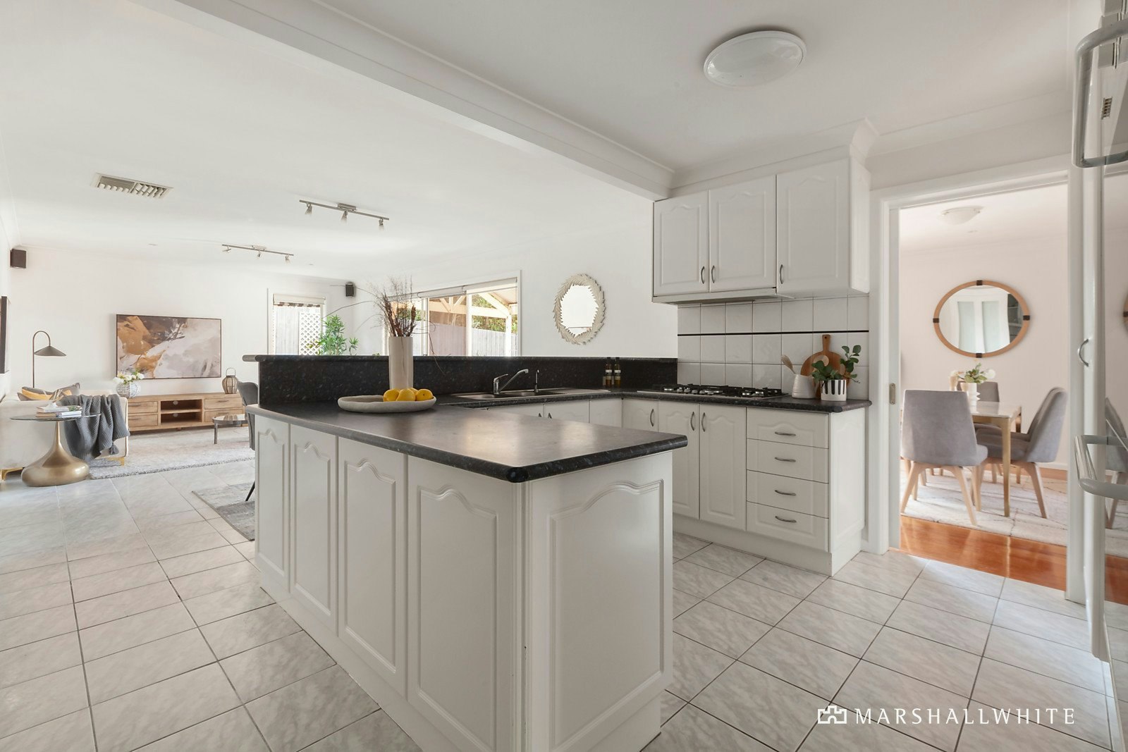 30 Benwerrin Drive, Burwood East, VIC