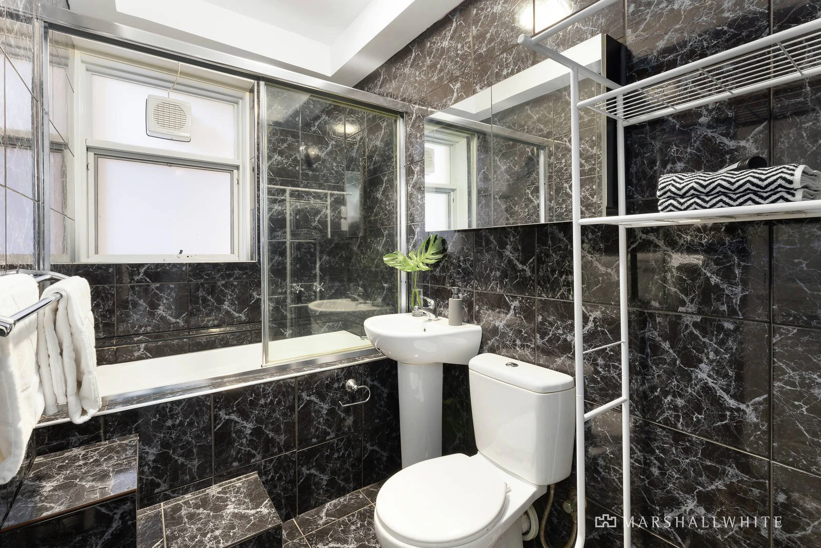 22/403 Toorak Road, South Yarra, VIC