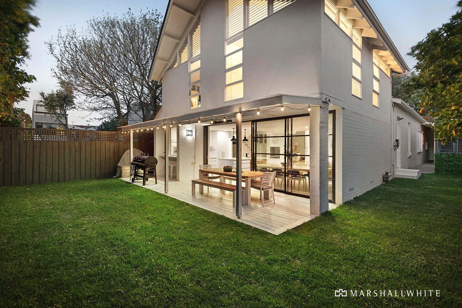 8 Byrne Avenue, Elwood, VIC
