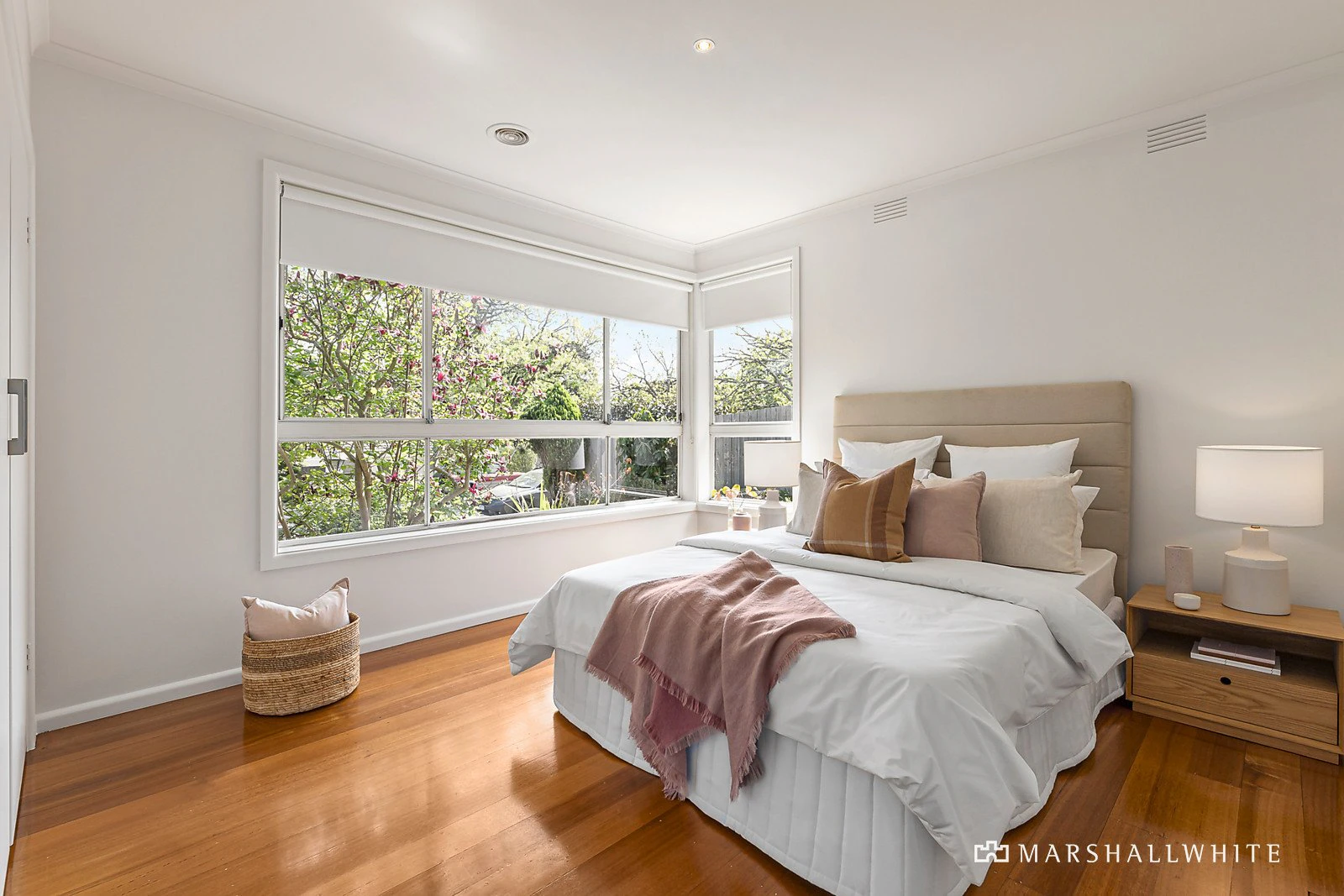1/4 Willow Grove, Canterbury, VIC