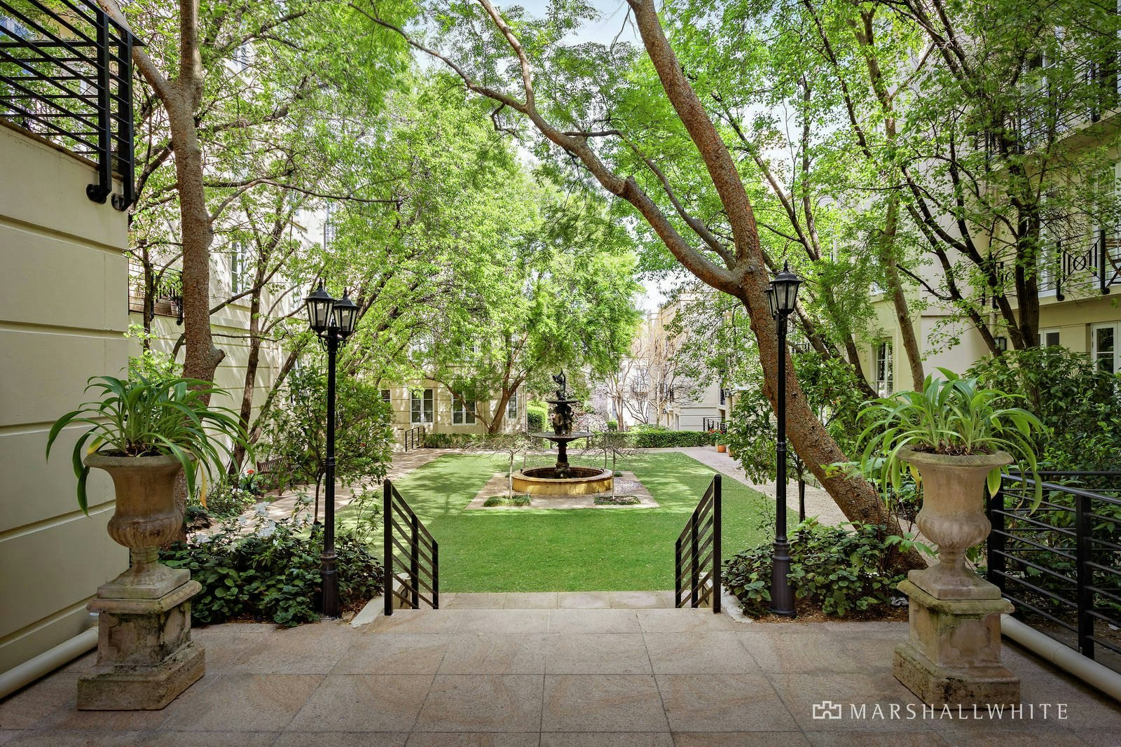 20/380 Toorak Road, South Yarra, VIC