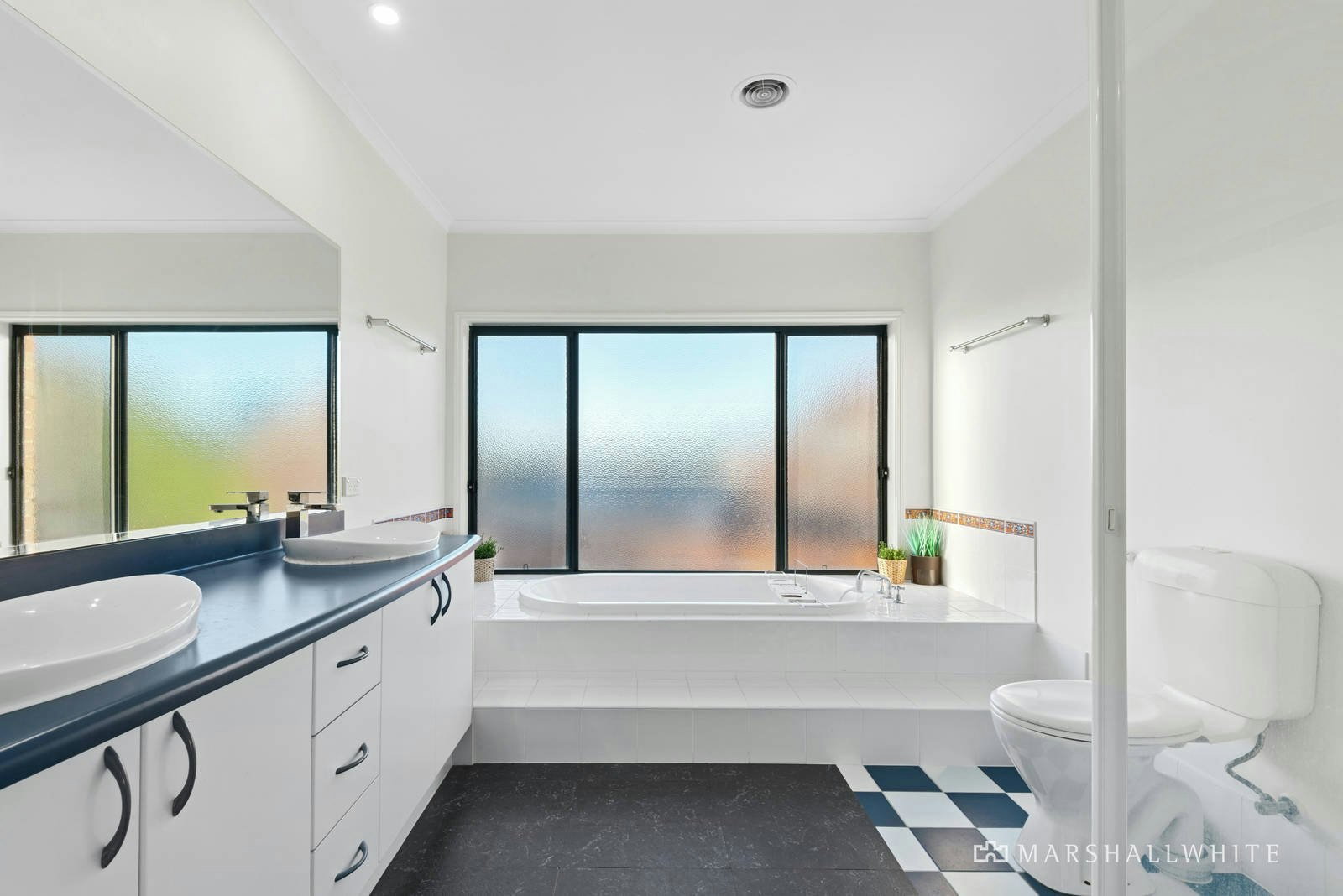 11 Cottage Place, Mornington, VIC