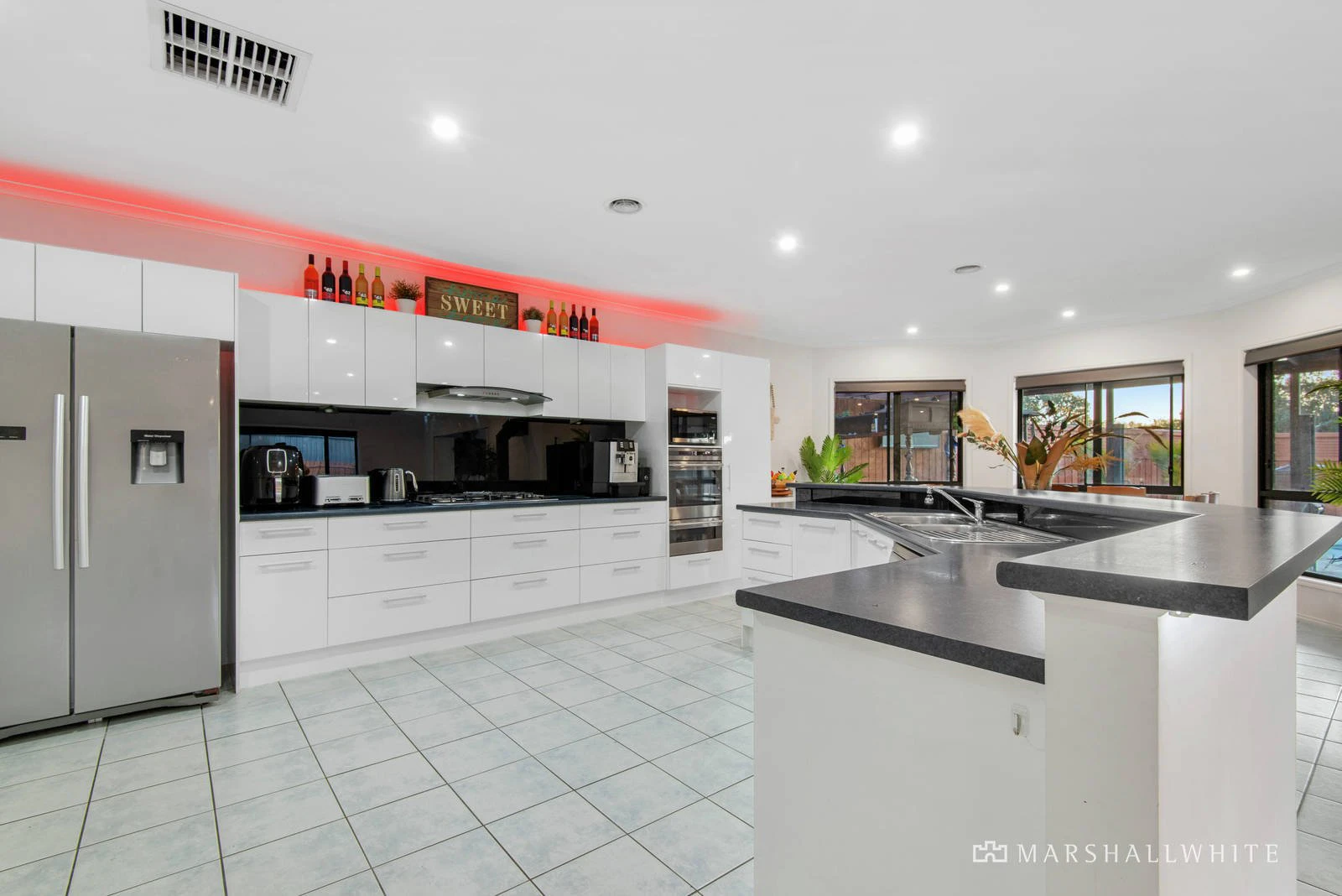 11 Cottage Place, Mornington, VIC